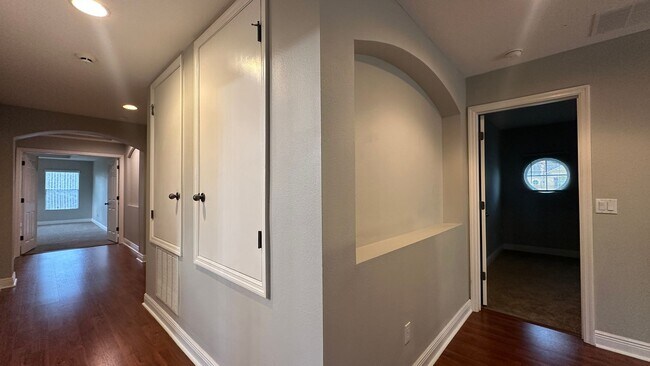 Building Photo - 418 Brentwood Club Cove