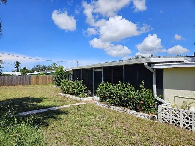 Building Photo - 264 Glen Oak Rd