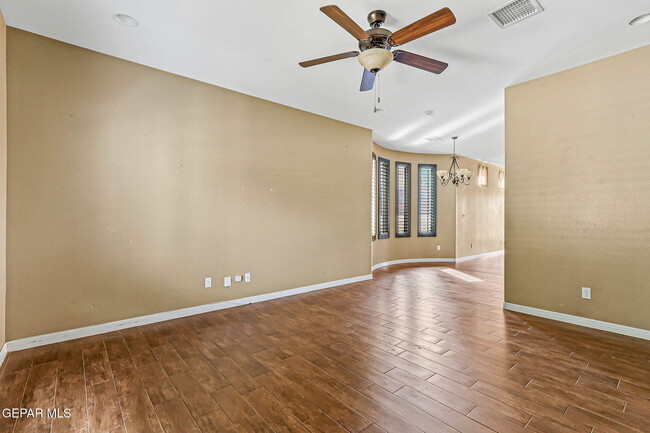 Building Photo - 3005 Cedar Creek