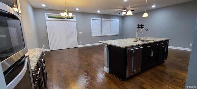 Building Photo - 529 Buhrstone Dr