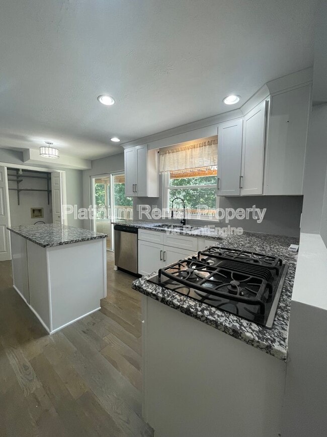 Building Photo - 3757 Peachtree Corners Cir