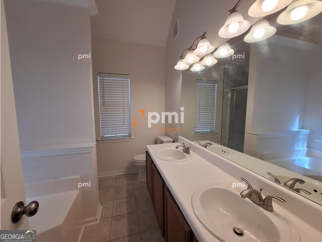 Building Photo - 2055 Pine Cone Dr SW