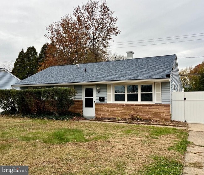 Building Photo - 185 Edge Ave