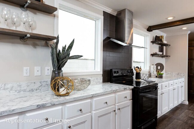 Building Photo - Knoxville 37920 - 3 bedroom 2 bath - call ...