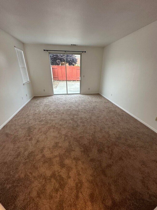 Building Photo - Pleasant 4 Bd. 2.5 Ba. River Oaks Home loc...
