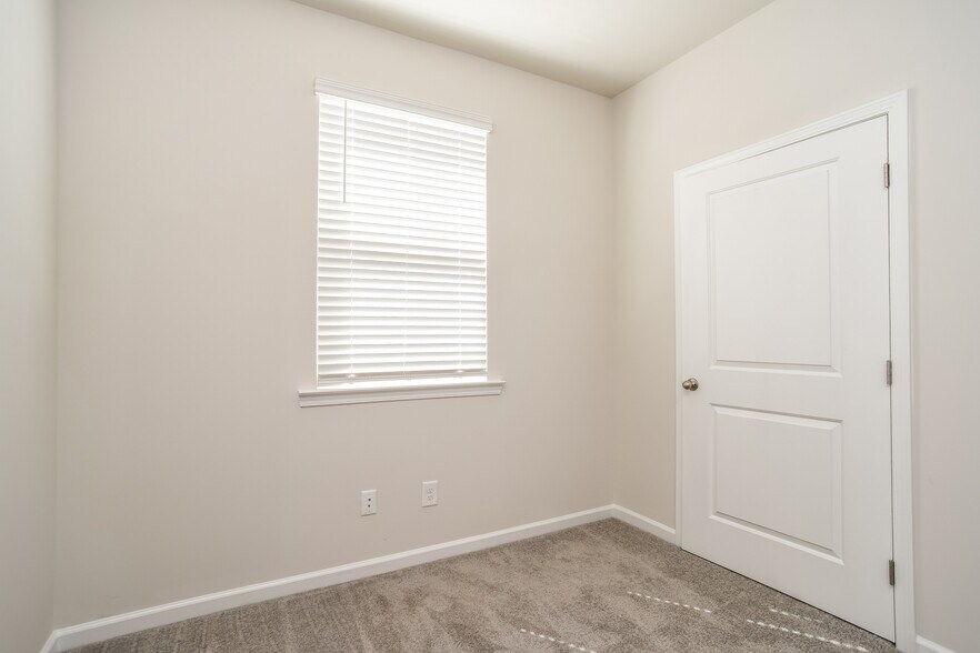 Building Photo - 1231 Warrens Way