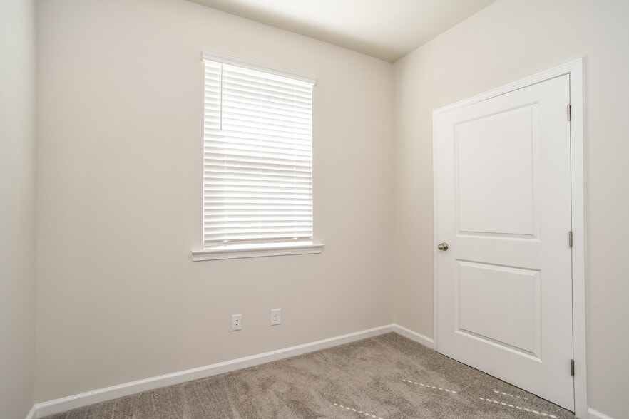 Building Photo - 1285 Warrens Way