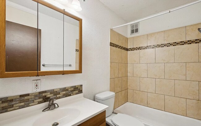 Building Photo - 1530 Snyder Rd