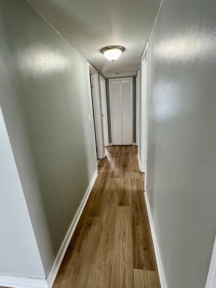 Building Photo - 3808 S 48th St