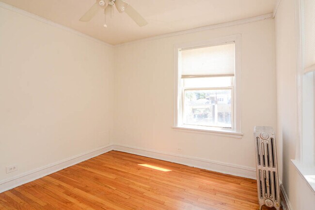 Building Photo - 4801 N Fairfield Ave