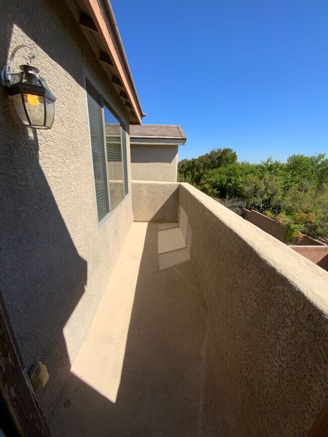 Building Photo - NW 3 BEDROOM WITH A LOFT, CLOSE TO COMMUNITY PLAYGROUND