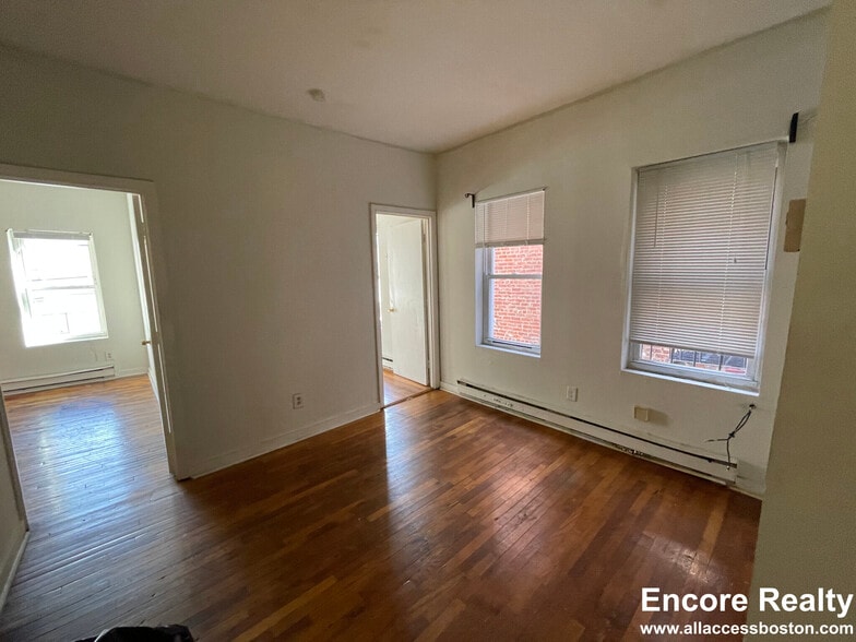 Building Photo - 886 Huntington Ave