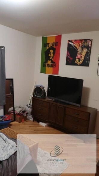 Building Photo - 850 N Wood St