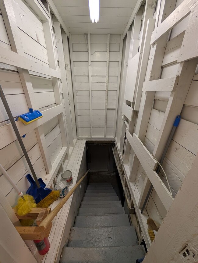 Building Photo - NW 8th Duplex - Vogler