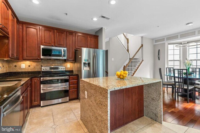 Building Photo - 7592 Cherrybark Oak Ln