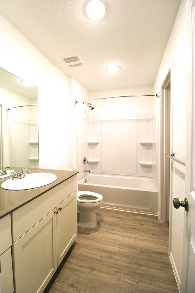 Building Photo - 3642 Millbrook Wy