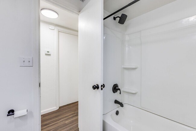 Building Photo - 1533 Arlington Ave