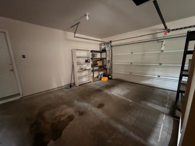 Building Photo - 215 Fox Hollow Ln