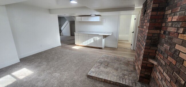 Building Photo - 367 McCormack St
