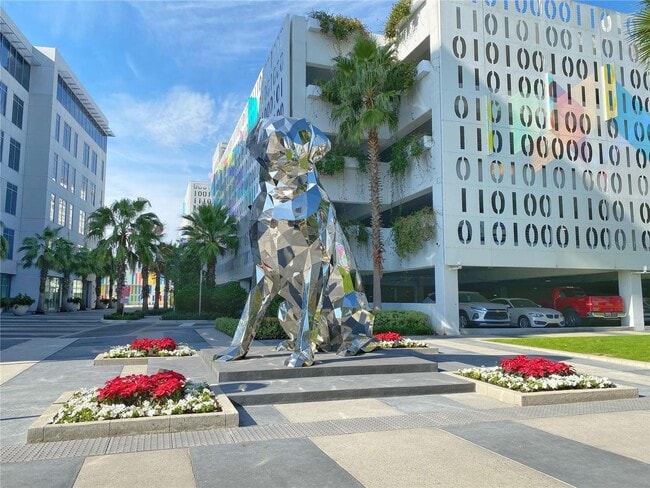 Building Photo - *Unfurnished* Beautiful 1/1 Spacious Garage Apartment in the Exclusive Laureate Park - Orlando!