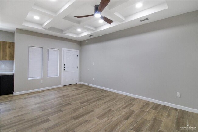 Building Photo - 810 Athol St