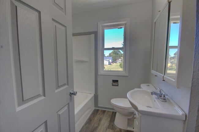 Building Photo - SL KSR1012