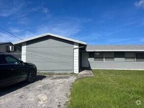 Building Photo - 5180 SW 43rd Terrace