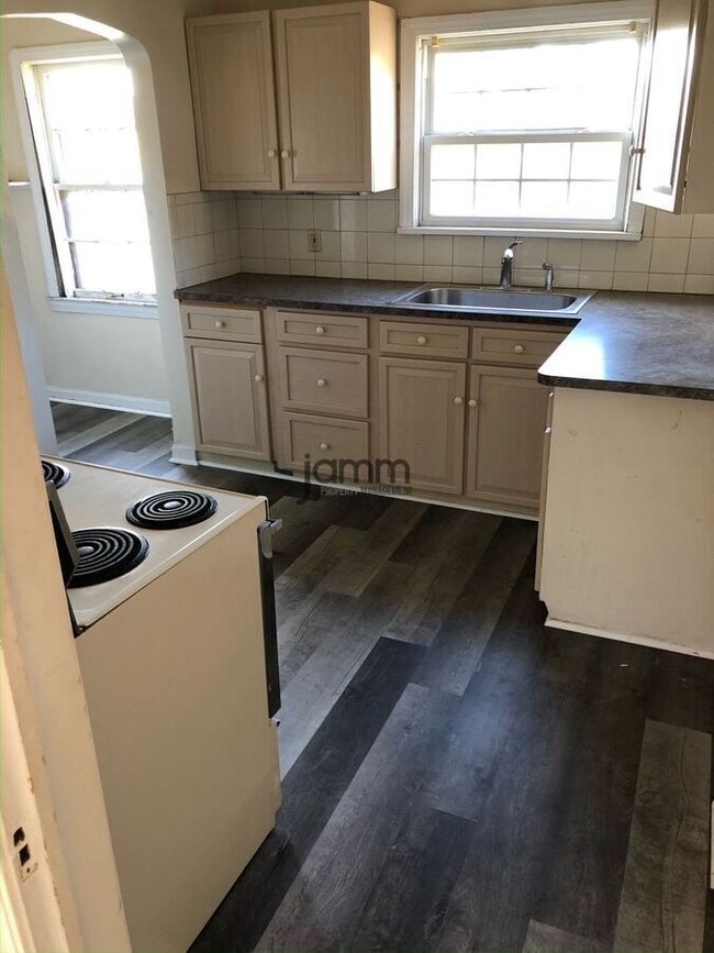 Building Photo - 17724 Hilliard Rd