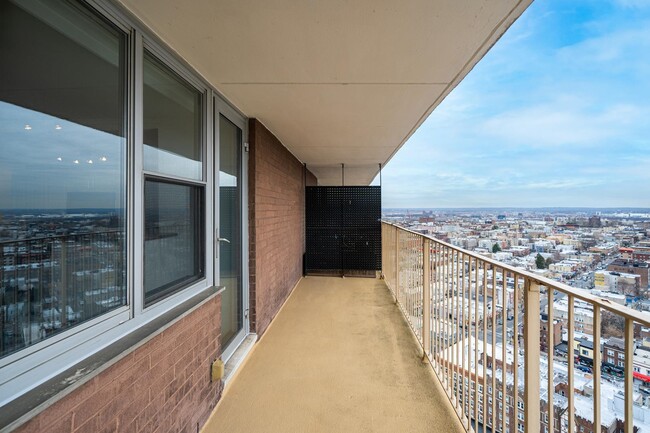 Building Photo - 6040 BLVD E