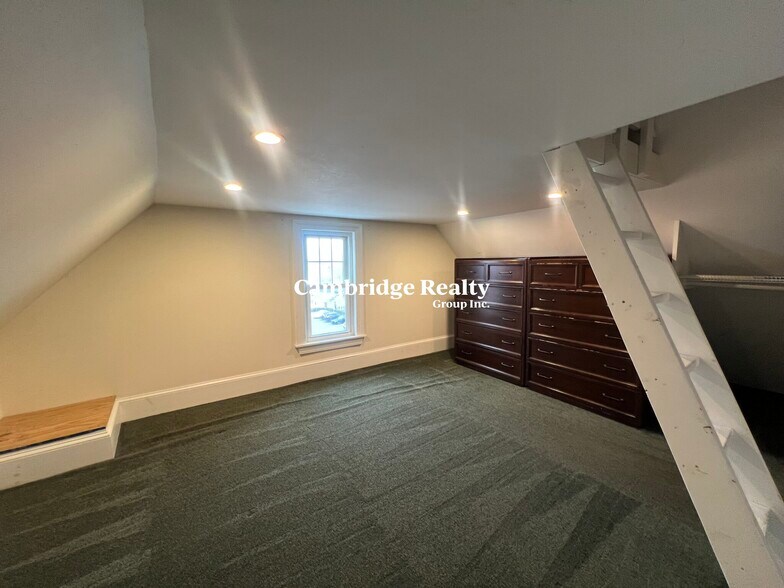 Building Photo - 56 White St