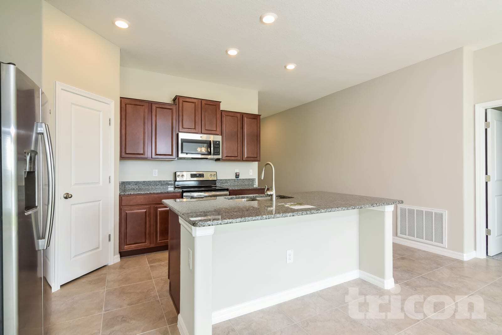 Building Photo - 10409 Fairy Moss Ln