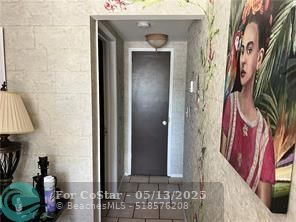 Building Photo - 4652 Poinciana St