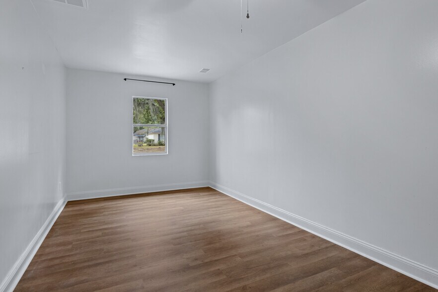 Building Photo - 115 Lucian Cir