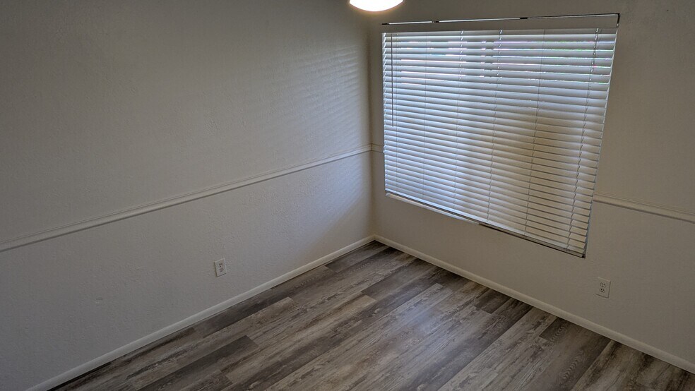 South Bedroom - 14852 N 24th Dr