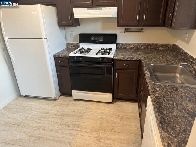 Primary Photo - 107 Bellgrove Dr