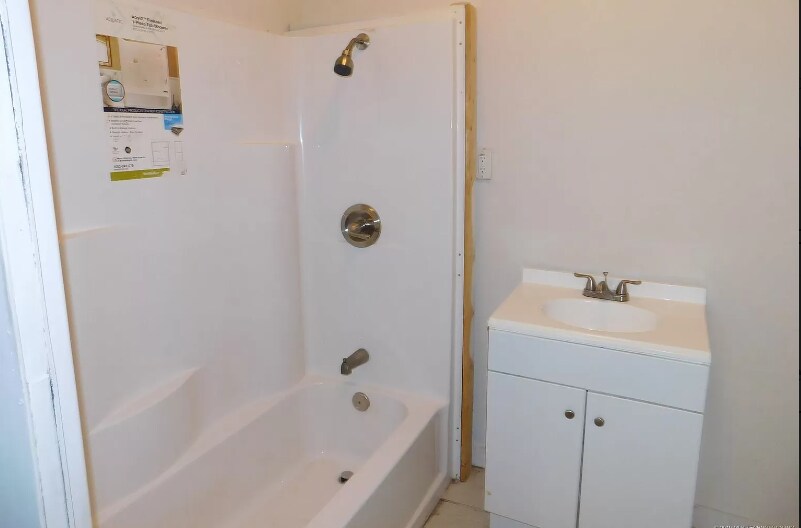 Building Photo - 3115 W 40th St