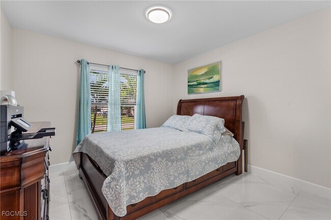 Building Photo - 4524 20th St SW