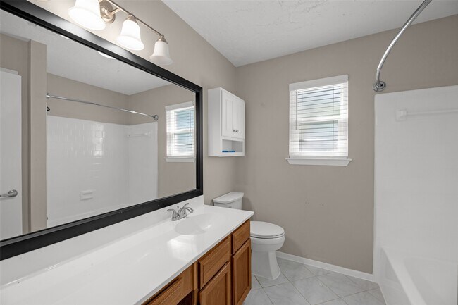 Building Photo - 2302 Doverglen Dr