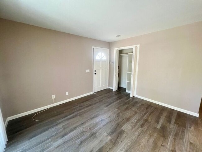 Building Photo - Cozy 1-Bedroom Duplex in La Mesa – Fully R...