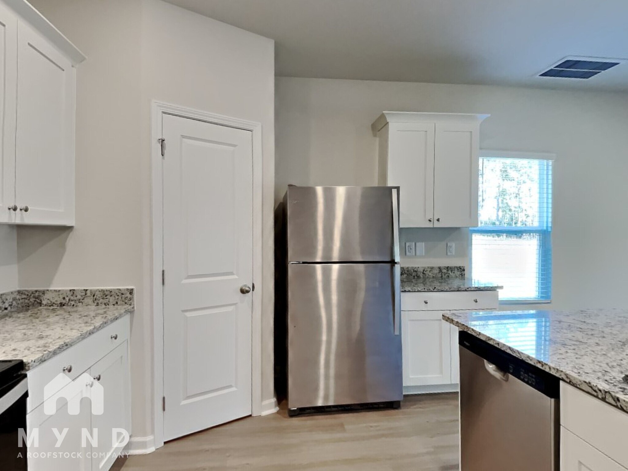 Building Photo - 330 Ivy Bank Dr