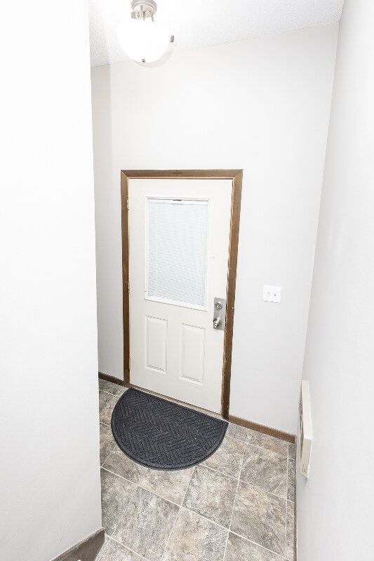 Building Photo - 344 6th Ave S