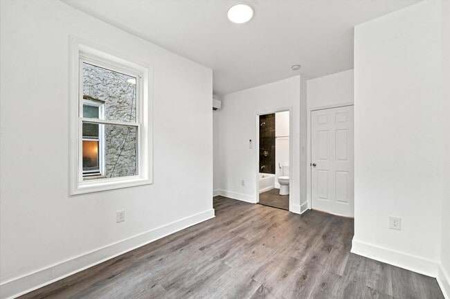 Building Photo - 2BR/3BA Home | North Philly