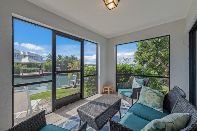 Building Photo - 1334 Chesapeake Ave