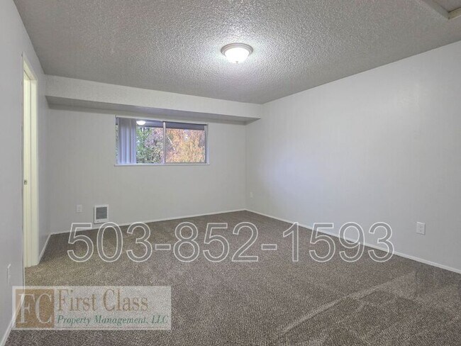 Building Photo - 1380 NE 186th Ave