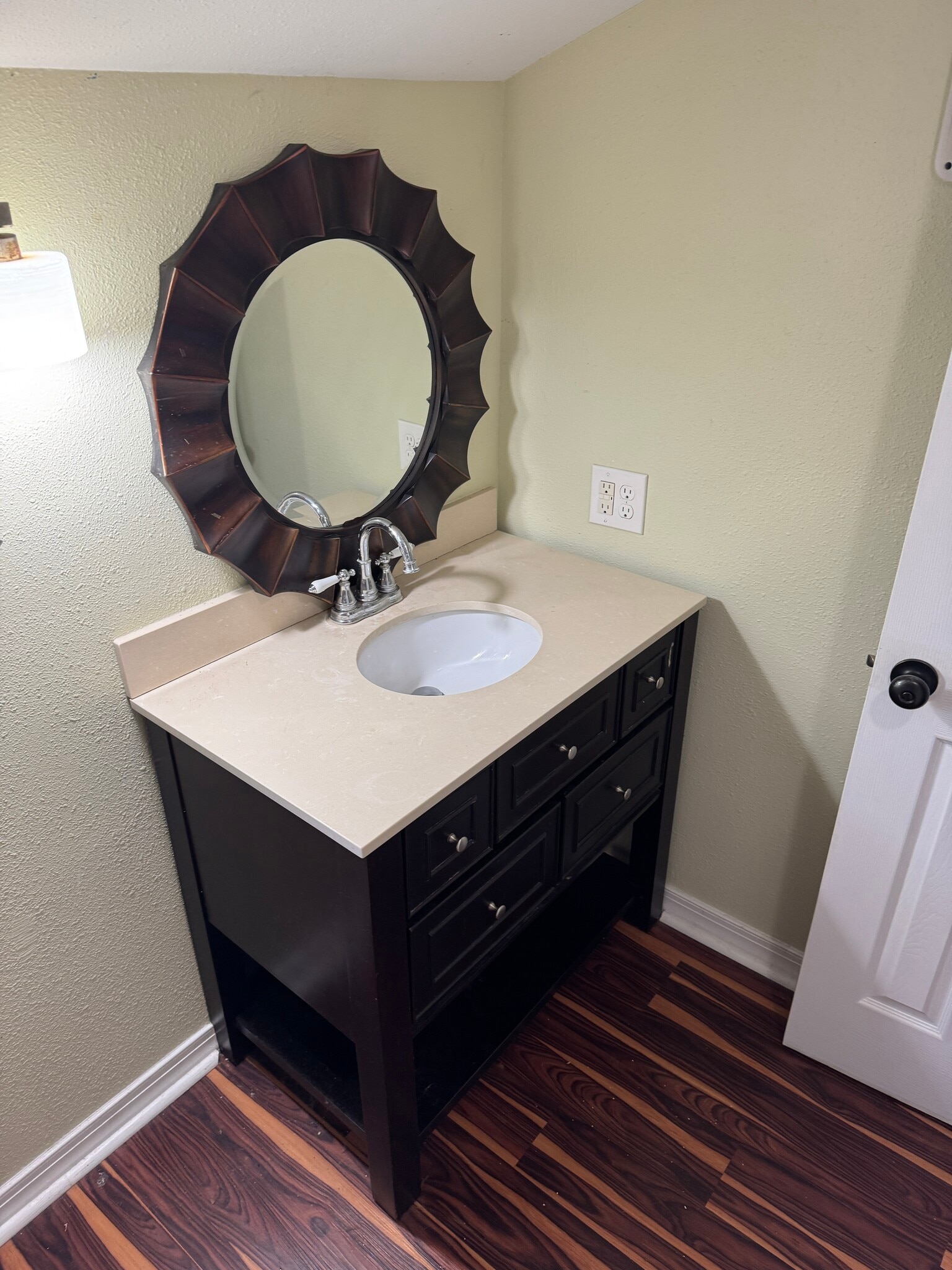 Building Photo - 312 1/2 S Alabama Ave