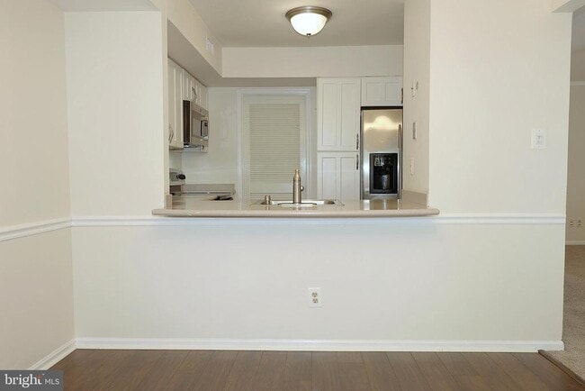 Building Photo - 72 5 Crown Royal Cir