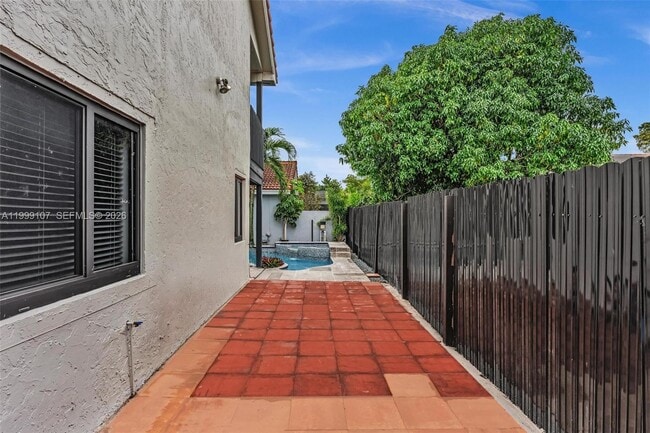 Building Photo - 17532 NW 61st Ct N