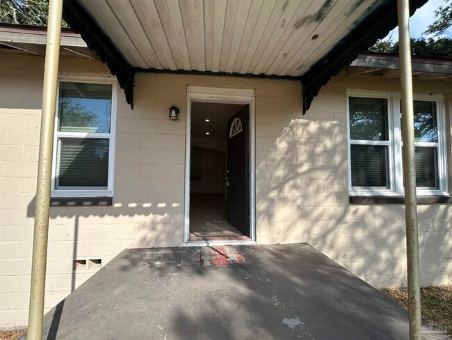 Building Photo - 510 Palisade Rd