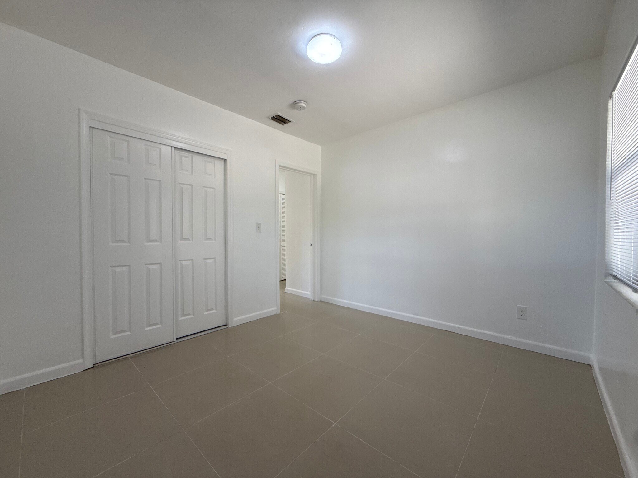 Building Photo - 911 NW 57th St