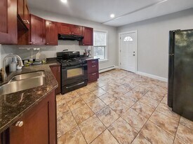 Building Photo - 64 Day St